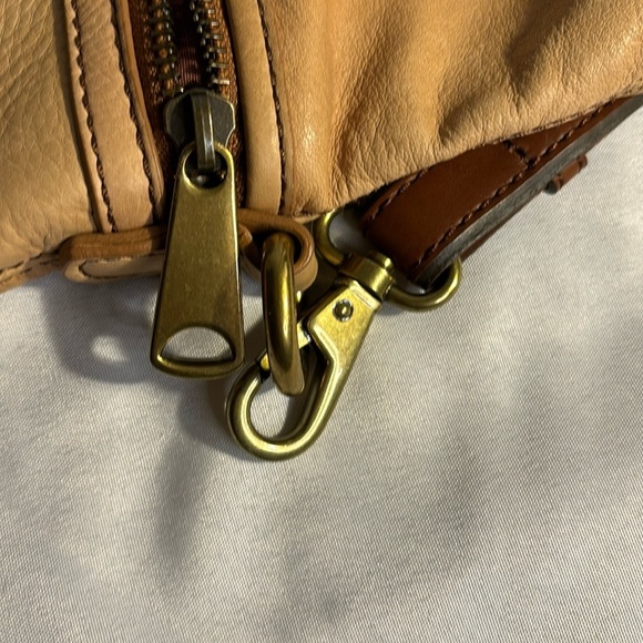 Fossil Leather Messenger Tote Crossbody NWT - Picture 15 of 15